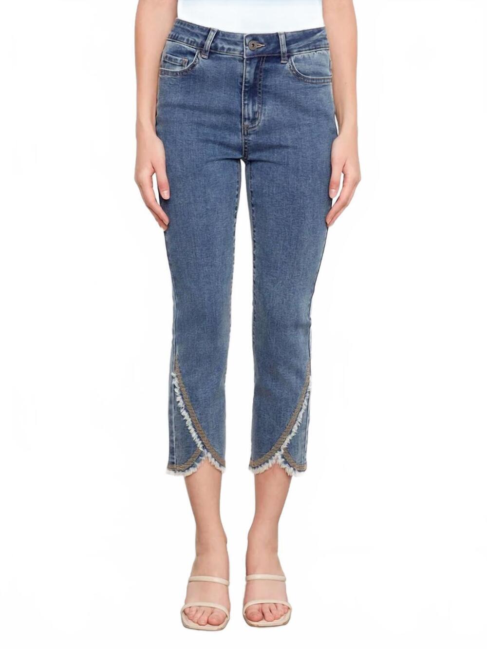 NEW CHARLIE B embroidered front tulip jeans in medium blue
